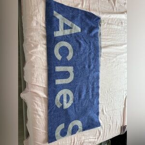 Acne studios wool scarf, 100% authentic, new condition